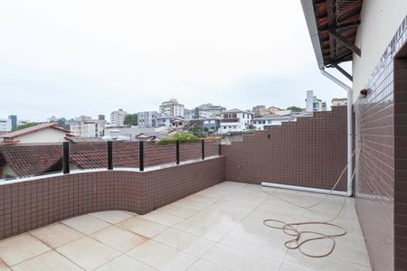 Casa de condomínio à venda com 183m², 4 quartos e 2 vagasTerraço