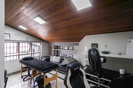 Casa de condomínio à venda com 183m², 4 quartos e 2 vagasSuíte 2