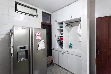 Casa de condomínio à venda com 183m², 4 quartos e 2 vagasÁrea de serviço 