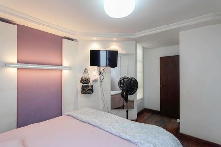 Casa de condomínio à venda com 183m², 4 quartos e 2 vagasSuíte 1