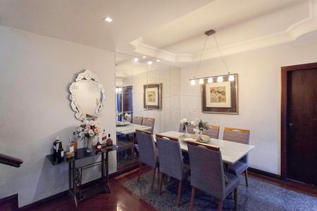 Casa de condomínio à venda com 183m², 4 quartos e 2 vagasSala 1