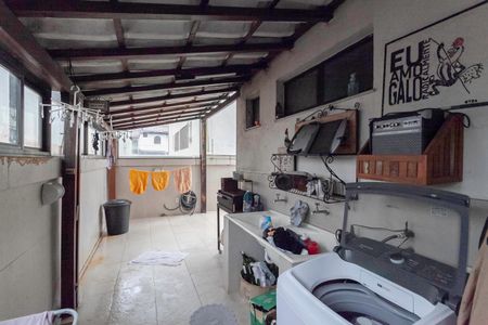 Casa de condomínio à venda com 183m², 4 quartos e 2 vagasÁrea de serviço 