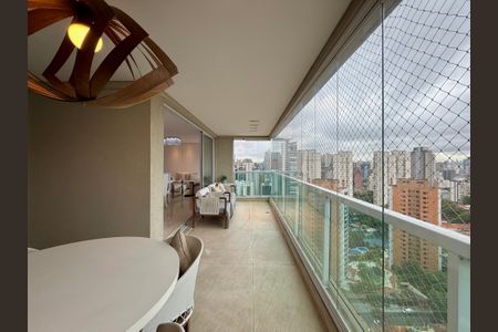 Apartamento para alugar com 200m², 3 quartos e 4 vagasVaranda 