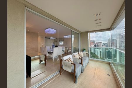 Apartamento para alugar com 200m², 3 quartos e 4 vagasVaranda 