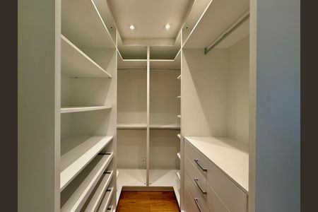Apartamento para alugar com 200m², 3 quartos e 4 vagasCloset Suíte 3
