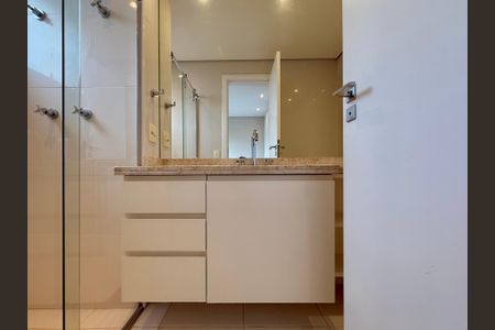 Apartamento para alugar com 200m², 3 quartos e 4 vagasBanheiro Suíte 1