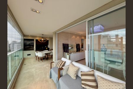 Apartamento para alugar com 200m², 3 quartos e 4 vagasVaranda 