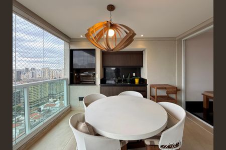 Apartamento para alugar com 200m², 3 quartos e 4 vagasVaranda 