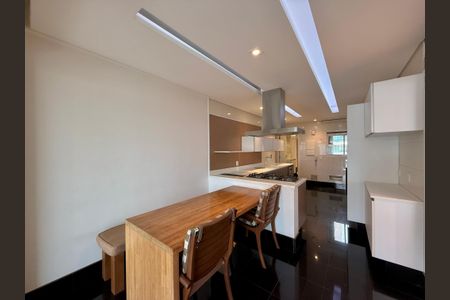 Apartamento para alugar com 200m², 3 quartos e 4 vagasCozinha 