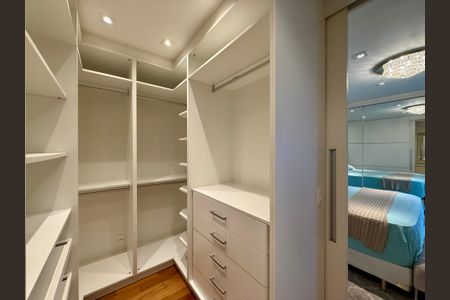 Apartamento para alugar com 200m², 3 quartos e 4 vagasCloset Suíte 3