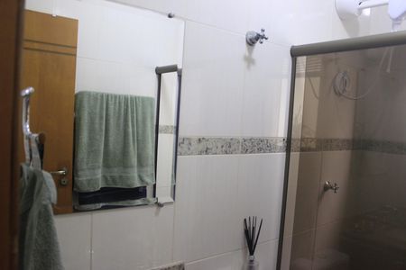 Casa à venda com 219m², 4 quartos e 4 vagasBanheiro da Suíte 