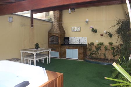 Casa à venda com 219m², 4 quartos e 4 vagasEspaço Gourmet com hidromassagem 