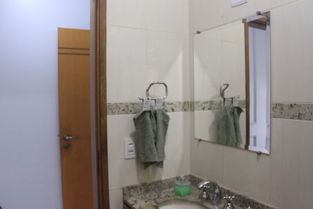 Casa à venda com 219m², 4 quartos e 4 vagasBanheiro da Suíte 