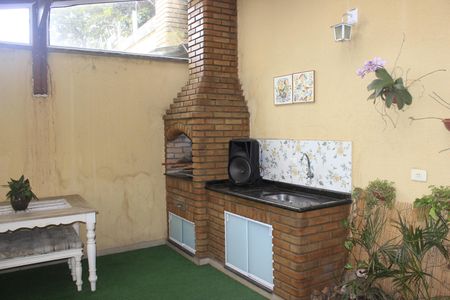 Casa à venda com 219m², 4 quartos e 4 vagasEspaço Gourmet com hidromassagem