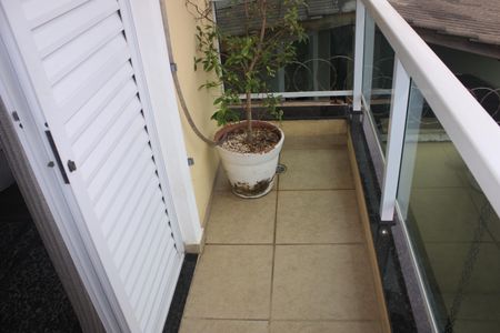 Casa à venda com 219m², 4 quartos e 4 vagasVaranda 