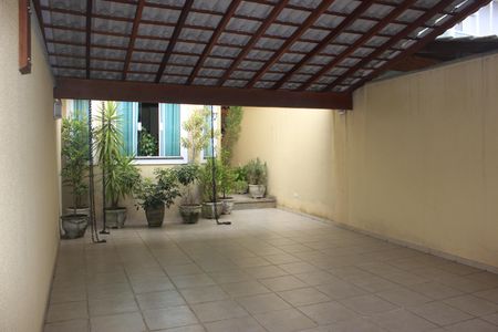 Casa à venda com 219m², 4 quartos e 4 vagasGaragem 
