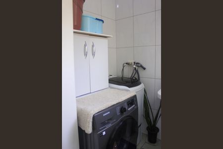 Casa à venda com 219m², 4 quartos e 4 vagasLavanderia 