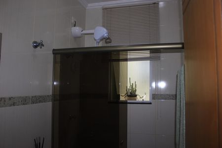 Casa à venda com 219m², 4 quartos e 4 vagasBanheiro da Suíte 