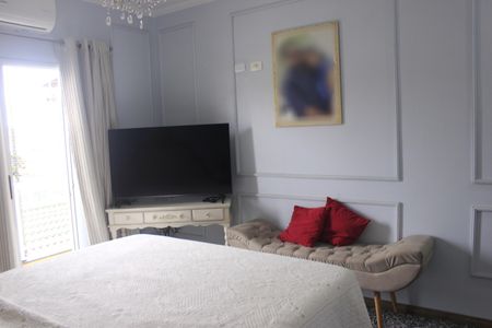 Casa à venda com 219m², 4 quartos e 4 vagasSuíte 