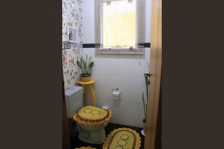 Casa à venda com 219m², 4 quartos e 4 vagasLavabo 