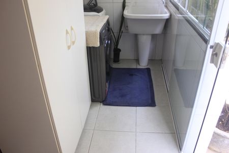 Casa à venda com 219m², 4 quartos e 4 vagasLavanderia 