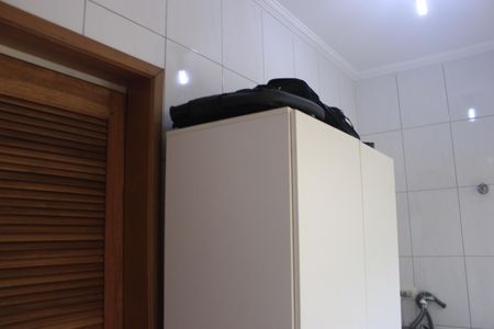 Casa à venda com 219m², 4 quartos e 4 vagasLavanderia 