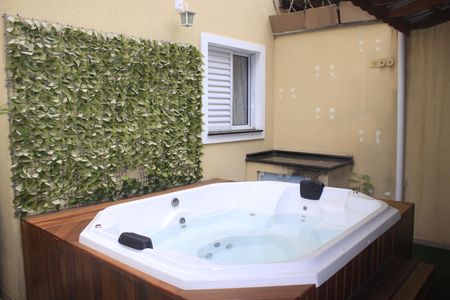 Casa à venda com 219m², 4 quartos e 4 vagasEspaço Gourmet com hidromassagem