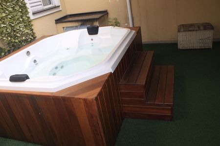 Casa à venda com 219m², 4 quartos e 4 vagasEspaço Gourmet com hidromassagem