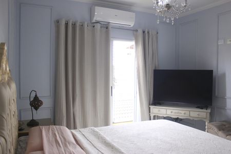 Casa à venda com 219m², 4 quartos e 4 vagasSuíte 