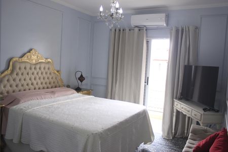 Casa à venda com 219m², 4 quartos e 4 vagasSuíte 