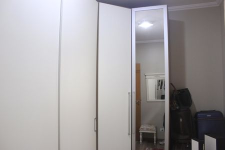 Casa à venda com 219m², 4 quartos e 4 vagasQuarto 2