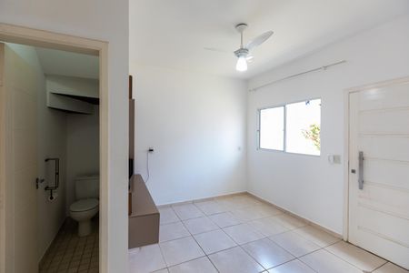 Sala de casa de condomínio à venda com 3 quartos, 87m² em Chácara Primavera, Campinas
