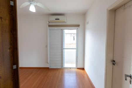 Casa de condomínio à venda com 97m², 3 quartos e 2 vagas Casa de condomínio à venda com 97m², 3 quartos e 2 vagasSuíte