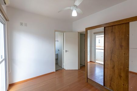 Casa de condomínio à venda com 97m², 3 quartos e 2 vagas Casa de condomínio à venda com 97m², 3 quartos e 2 vagasSuíte