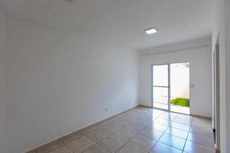 Sala de casa de condomínio à venda com 3 quartos, 87m² em Chácara Primavera, Campinas