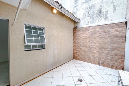 Casa de condomínio à venda com 108m², 4 quartos e 1 vagaÁrea externa