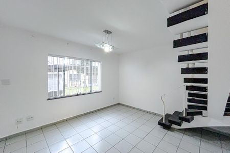 Casa de condomínio à venda com 108m², 4 quartos e 1 vagaSala