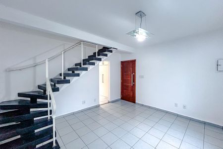 Sala de casa de condomínio à venda com 4 quartos, 108m² em Cidade Mãe do Céu, São Paulo