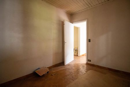 Quarto 1 de casa à venda com 3 quartos, 450m² em Vila das Oliveiras, Taboão da Serra