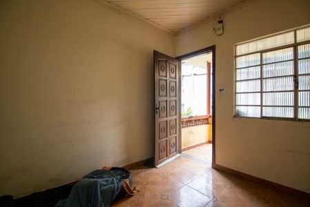 Sala de casa à venda com 3 quartos, 450m² em Vila das Oliveiras, Taboão da Serra