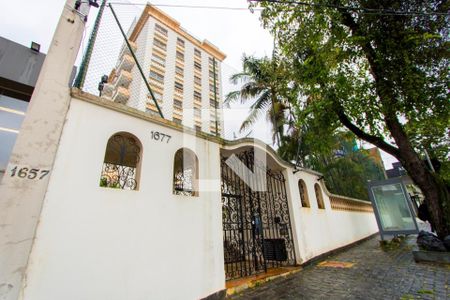 Apartamento à venda com 140m², 3 quartos e 2 vagas Apartamento à venda com 140m², 3 quartos e 2 vagasFachada