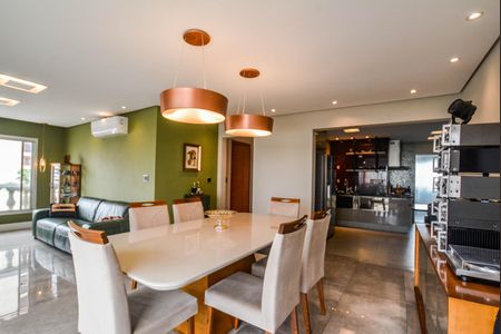 Apartamento à venda com 140m², 3 quartos e 2 vagas Apartamento à venda com 140m², 3 quartos e 2 vagasSala de Jantar