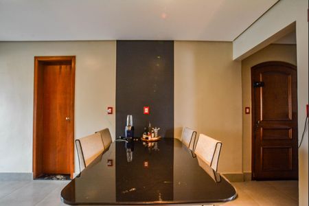 Apartamento à venda com 140m², 3 quartos e 2 vagas Apartamento à venda com 140m², 3 quartos e 2 vagasCozinha