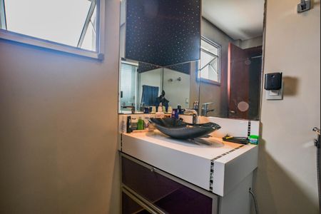 Apartamento à venda com 140m², 3 quartos e 2 vagas Apartamento à venda com 140m², 3 quartos e 2 vagasBanheiro da Suíte