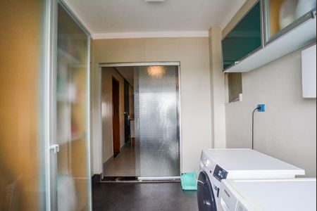 Apartamento à venda com 140m², 3 quartos e 2 vagas Apartamento à venda com 140m², 3 quartos e 2 vagasÁrea de Serviço