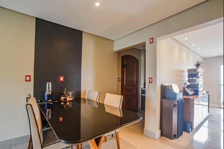 Apartamento à venda com 140m², 3 quartos e 2 vagas Apartamento à venda com 140m², 3 quartos e 2 vagasCozinha