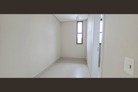 Casa de condomínio à venda com 550m², 4 quartos e 3 vagas