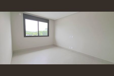 Casa de condomínio à venda com 550m², 4 quartos e 3 vagas