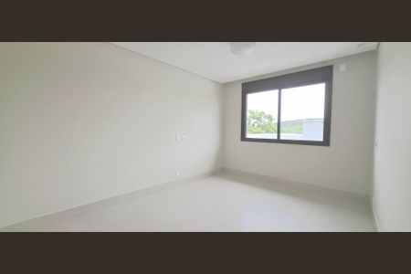 Casa de condomínio à venda com 550m², 4 quartos e 3 vagas