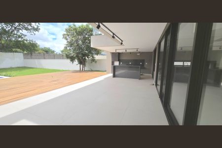 Casa de condomínio à venda com 550m², 4 quartos e 3 vagas